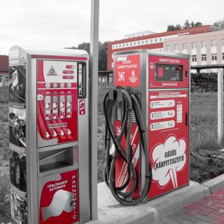 💣Kárpittisztító automata Komlón:
#komló #kárpittisztítás #prosis #prosisgoz #hellokomló #prosisvállalkozó 
📍Tröszt utca 9. 
💰300 Ft / 1 perc
💶érme bedobásával 
💡Tudtad, hogy a 🌡️102°C -os gőz minden vírust és baktériumot elpusztít?
🔎Hogyan érdemes használni? Kövesd az automata oldalán leírt 4 lépést a tökéletes eredményhez! Ha segítségre van szükséged a használat során, nézd meg a témával kapcsolatos videóinkat vagy kérj segítséget üzenetben.
⌚Mennyi idő? - Ha korábban már használtad, 1-2 perc alatt végzel egy üléssel, ha most használod először 3-4 perc alatt tökéletesen kitisztítható. Különösebb szakértelemre nincs szükség használat során, csak kövesd figyelmesen az utasításokat!
📱Használat előtt és után készíts fotót az ülésről/felületről és küldd el nekünk vagy kommenteld be.
🤿Használat során ne felejts el maszkot viselni a saját és a környezeted biztonsága érdekében!