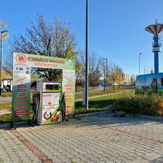 💣Kárpittisztító automata Veszprémben:
#veszprem ##veszprèm #kárpittisztítás #prosis #prosisgoz #helloveszprem  #prosisvállalkozó 
📍8200 Veszprém, Dornyai Béla utca 3. (Euronics Parkoló)
💰300 Ft / 1 perc 
💶érme, bankjegy bedobásával
💡Tudtad, hogy a 🌡️102°C -os gőz minden vírust és baktériumot elpusztít?
🔎Hogyan érdemes használni? Kövesd az automata oldalán leírt 4 lépést a tökéletes eredményhez! Ha segítségre van szükséged a használat során, nézd meg a témával kapcsolatos videóinkat vagy kérj segítséget üzenetben.
⌚Mennyi idő? - Ha korábban már használtad, 1-2 perc alatt végzel egy üléssel, ha most használod először 3-4 perc alatt tökéletesen kitisztítható. Különösebb szakértelemre nincs szükség használat során, csak kövesd figyelmesen az utasításokat!
📱Használat előtt és után készíts fotót az ülésről/felületről és küldd el nekünk vagy kommenteld be.
🤿Használat során ne felejts el maszkot viselni a saját és a környezeted biztonsága érdekében!